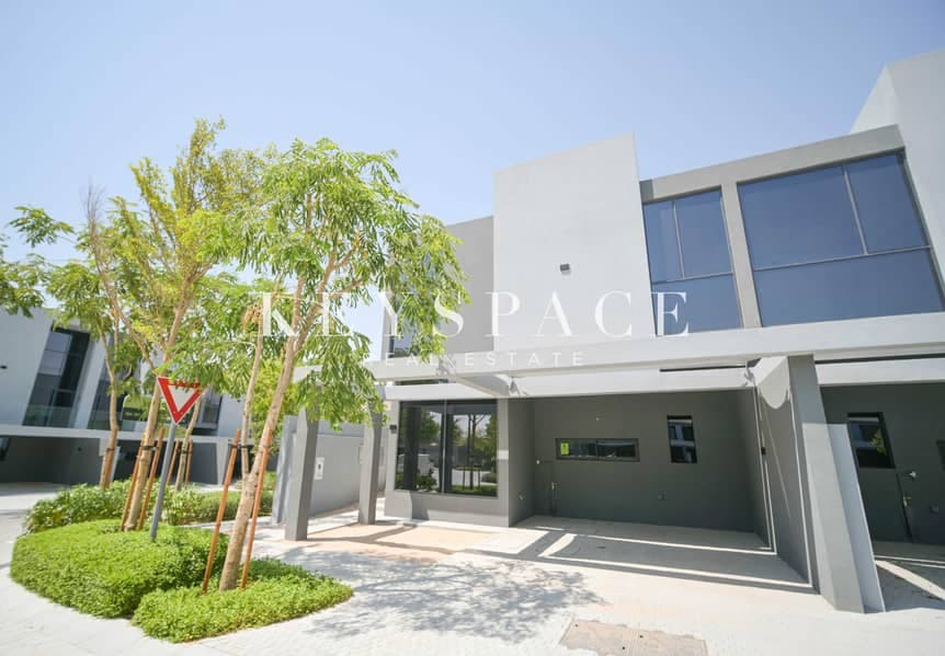 Modern Masaar Home | Garden Setting & Everyday Comfort | Resale، الصورة 2