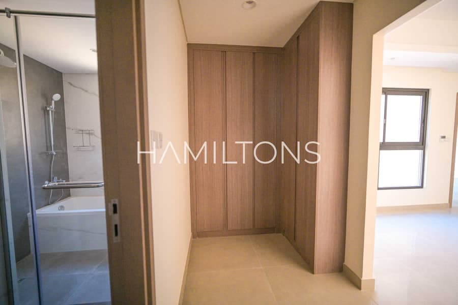 Nature-Inspired Villa | Prestigious Gated Community | Rare Resale, photo 2