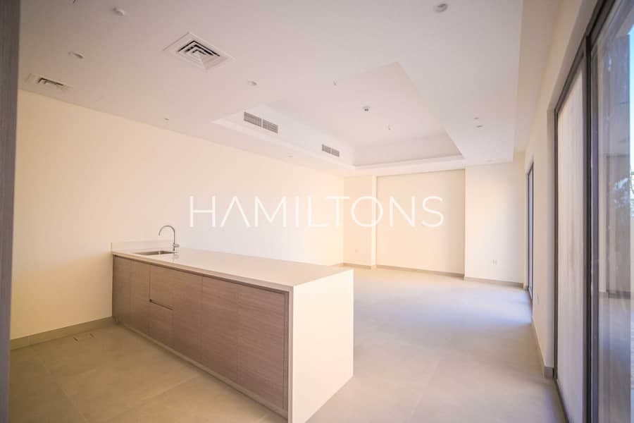 Nature-Inspired Villa | Prestigious Gated Community | Rare Resale, photo 3
