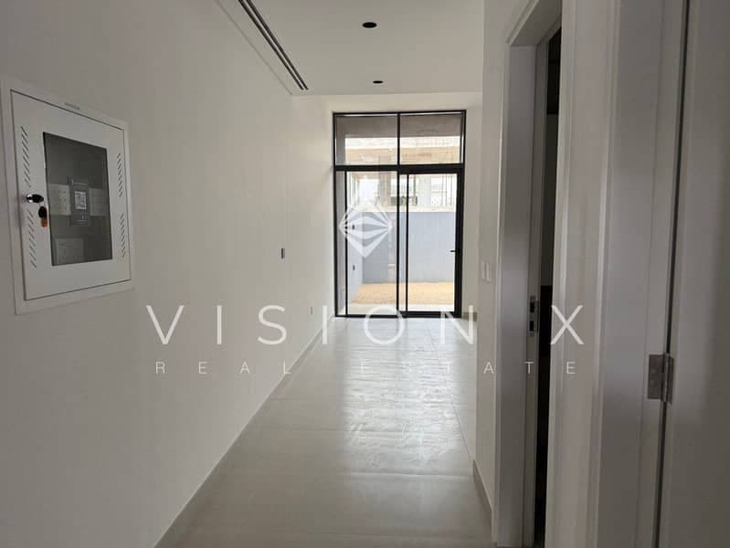 Serene Lifestyle | Ready to Occupy | Modern Design, photo 3