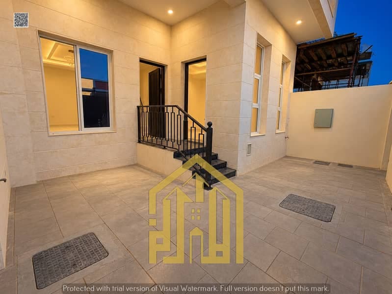 Great Deal | Two floors plus a rooftop with a private seating area | Includes electricity, water, and air conditioning., photo 3